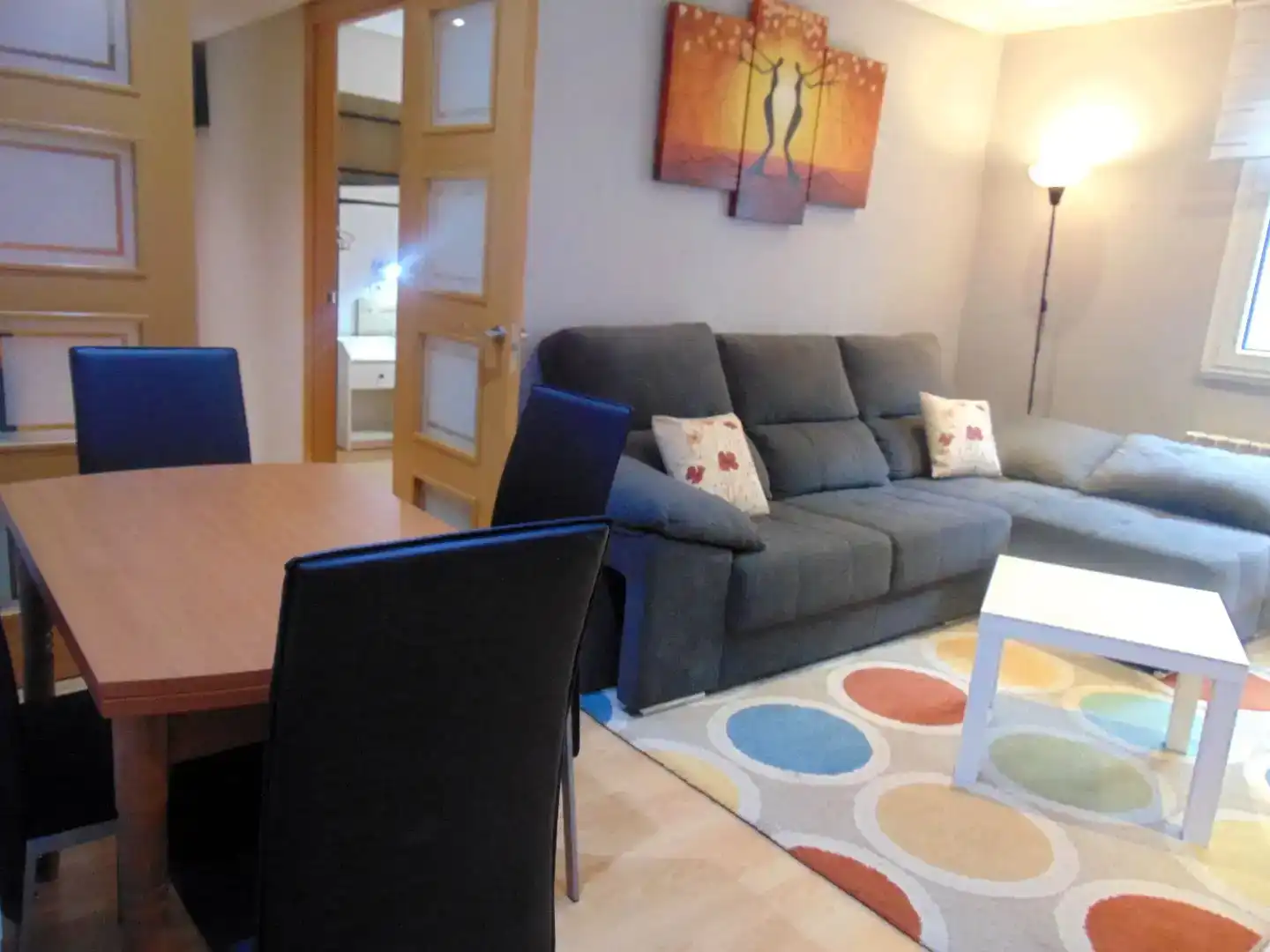 Wohnzimmer von Wohnung zur Miete in Lena mit Parkett und Möbliert