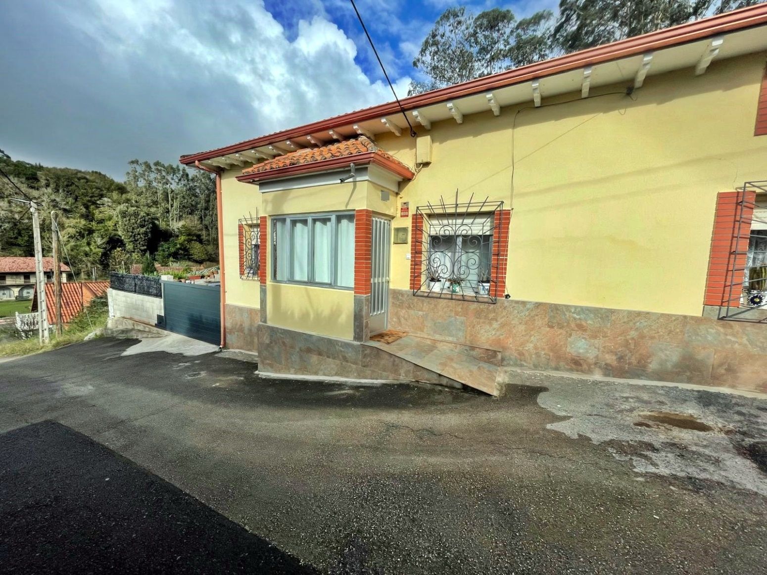 Vista exterior de Casa o xalet en venda en Piélagos amb Calefacció i Terrassa