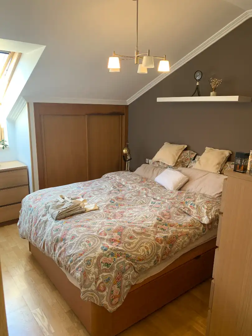 Schlafzimmer von Dachboden zum Verkauf in Poio mit Heizung, Parkett und Abstellraum