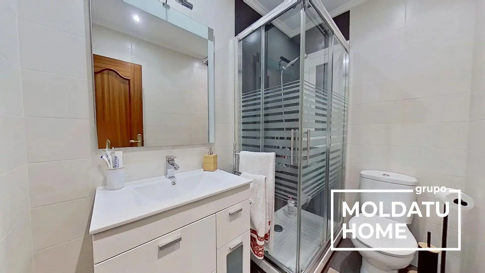 Bathroom of Flat for sale in Bilbao   with Heating and Terrace
