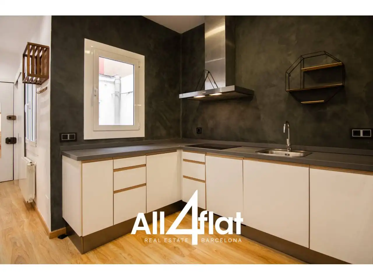 Flat with terrace for sale in Calle Agustí Vell, imagen 5