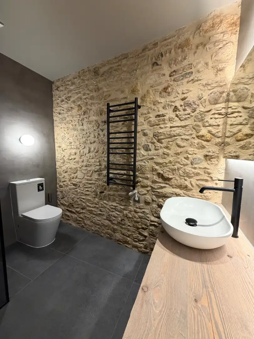 Bathroom of Flat for rent in La Bisbal d'Empordà  with Air Conditioner, Heating and Private garden