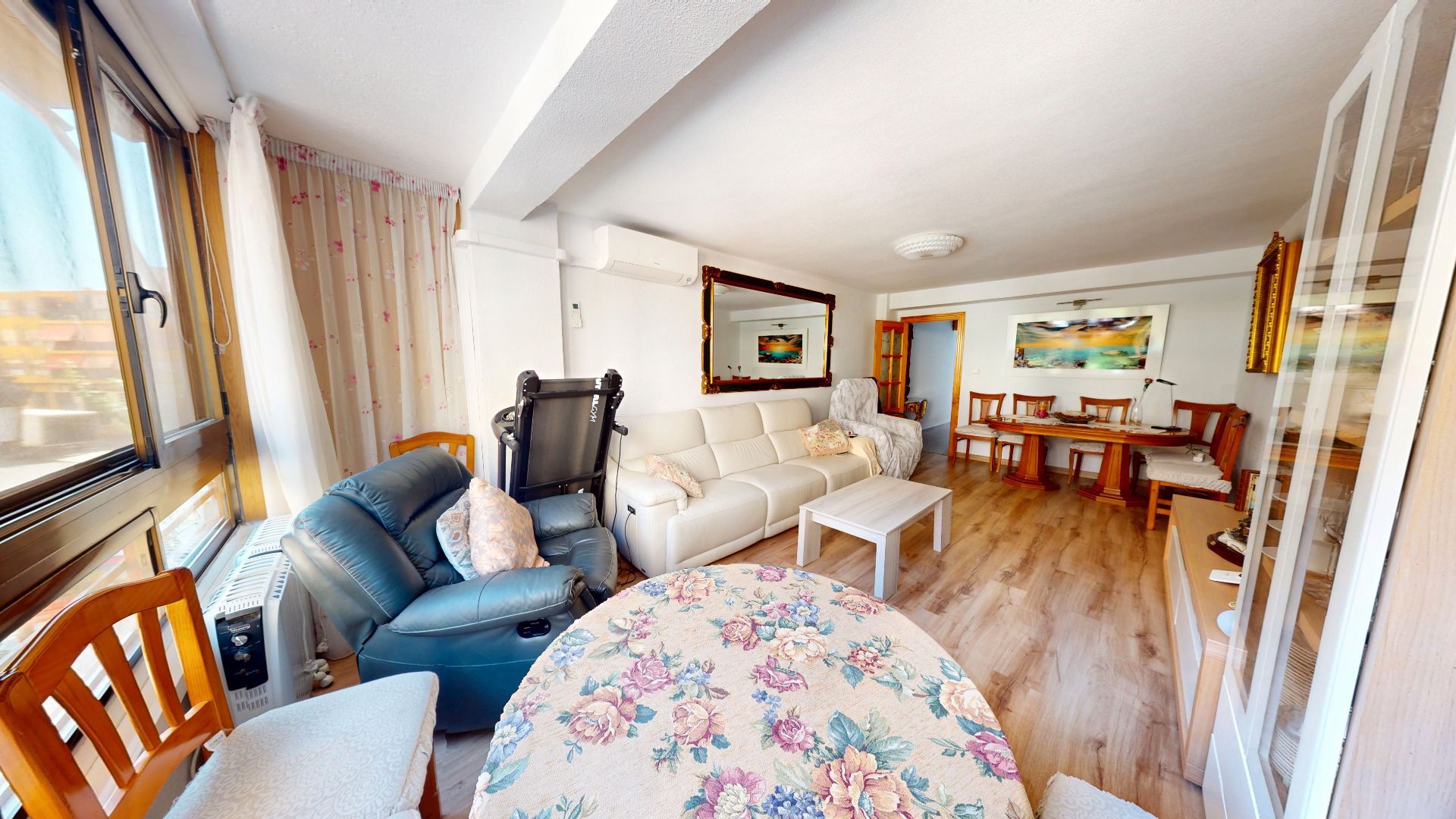 Living room of Flat for sale in El Campello  with Air Conditioner and Furnished