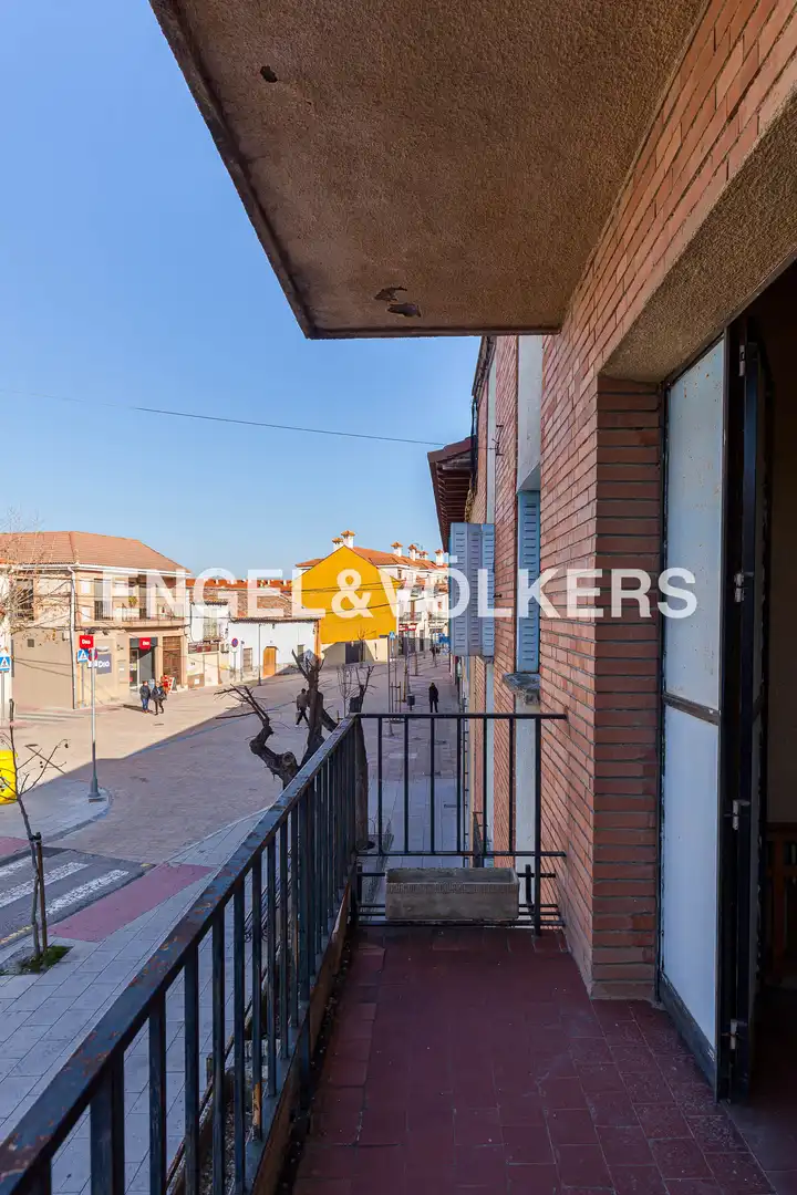 Vista exterior de Casa adosada en venda en Fuente El Saz de Jarama amb Calefacció, Jardí privat i Terrassa