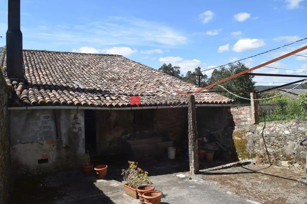Vista exterior de Casa o xalet en venda en Santiago de Compostela  amb Jardí privat