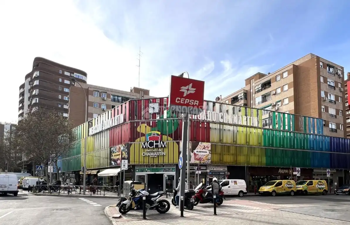 Vista exterior de Estudi en venda en  Madrid Capital amb Calefacció