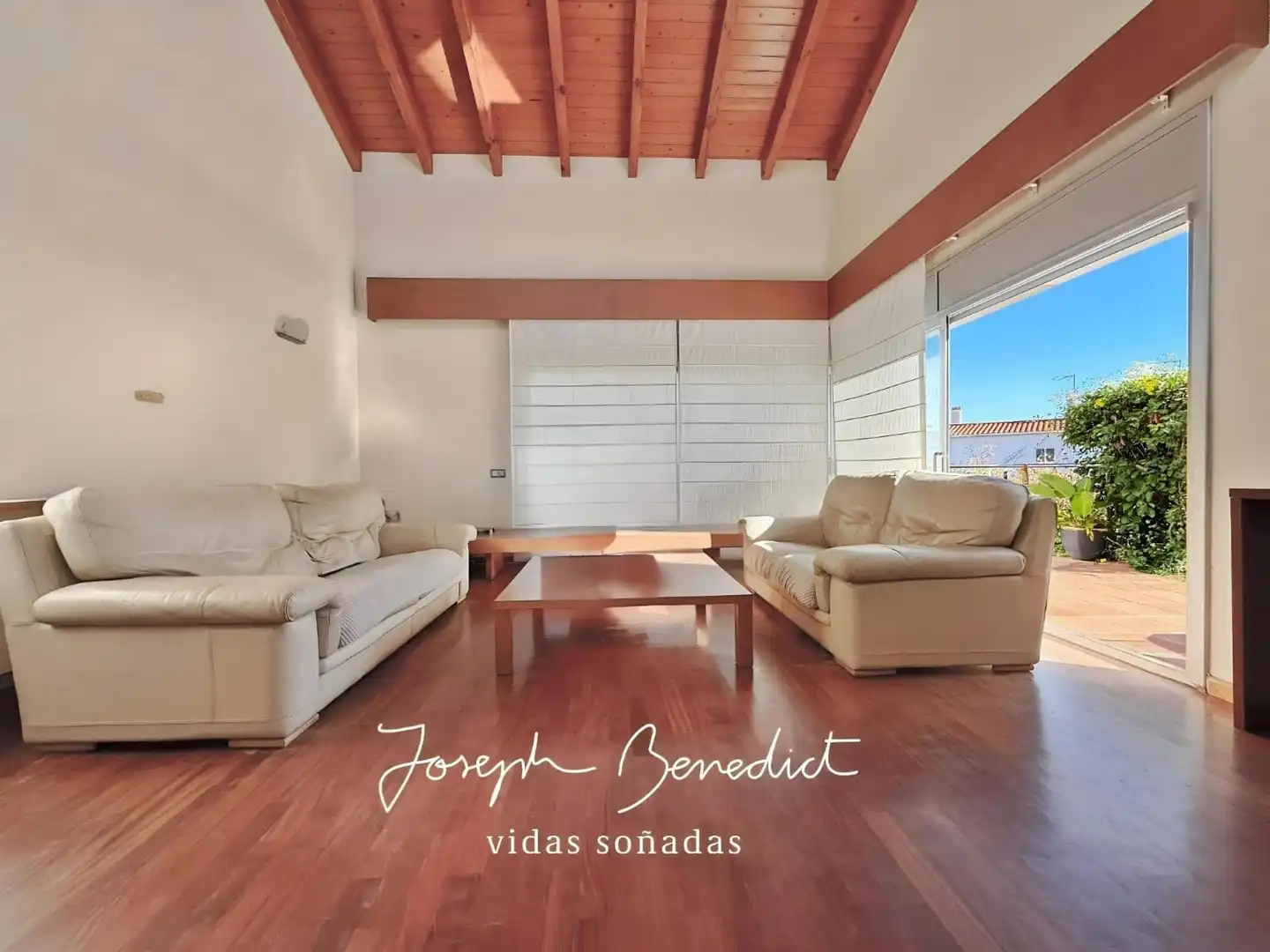 Sala de estar de Casa o chalet en venta en Castelldefels con Aire acondicionado, Calefacción y Jardín privado