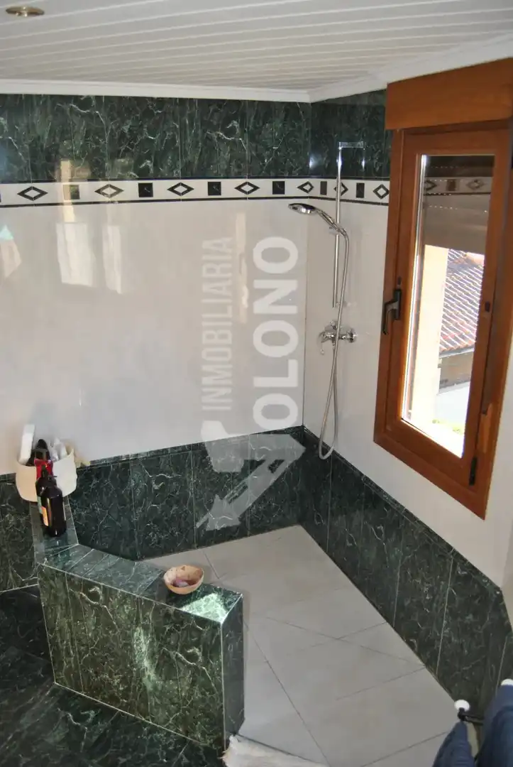 Bany de Casa adosada en venda en Leza amb Calefacció, Jardí privat i Parquet