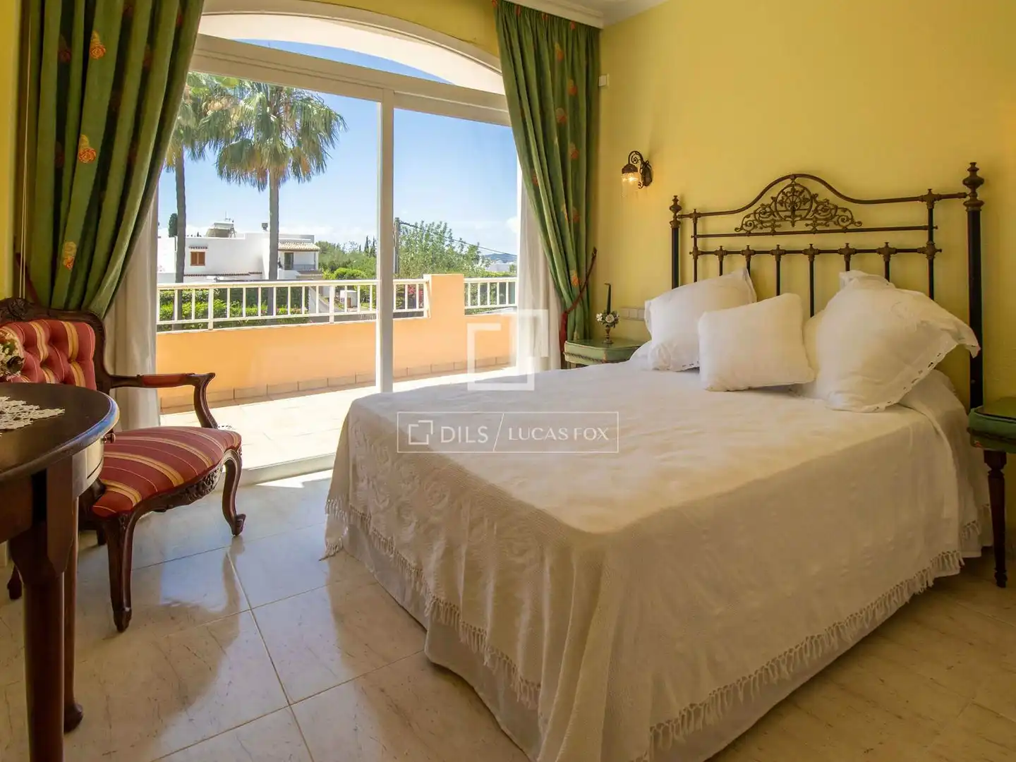 Habitación de Casa o chalet en venta en Santa Eulària des Riu con Aire acondicionado, Calefacción y Jardín privado