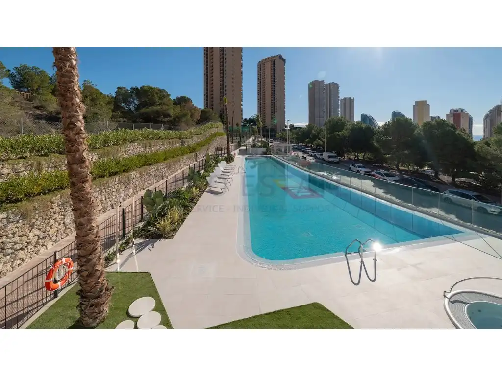 Piscina de Piso en venta en Benidorm