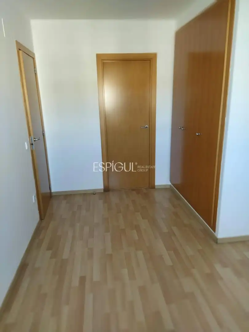 Schlafzimmer von Maisonette zum Verkauf in Girona mit Klimaanlage, Heizung und Parkett