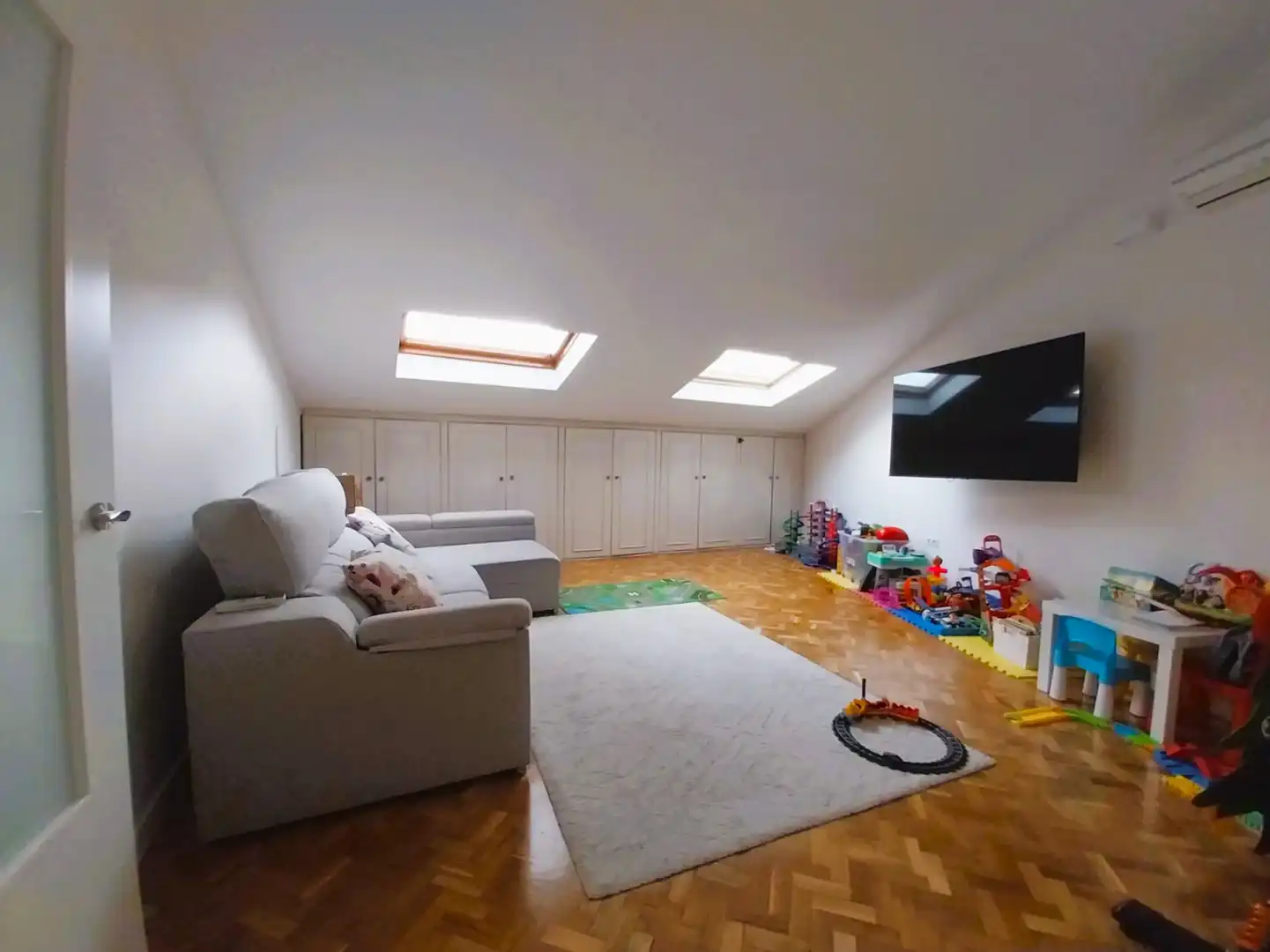 Casa o xalet de lloguer en Madrid amb Aire condicionat, Calefacció i Jardí privat
