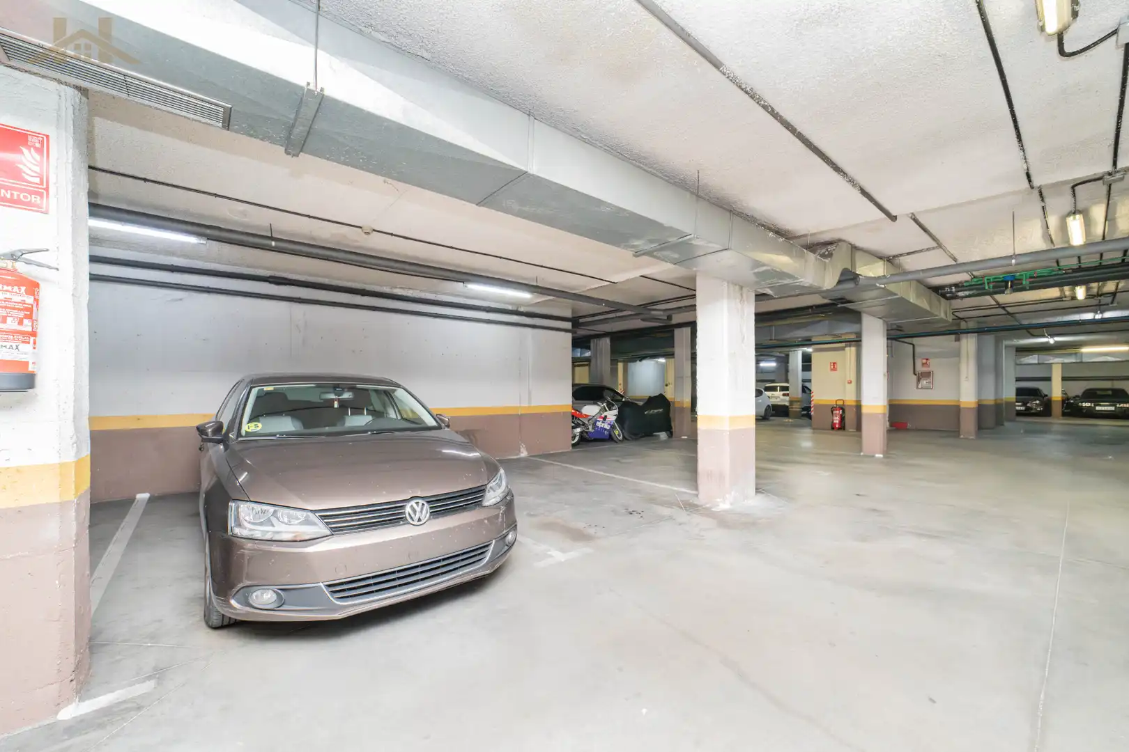 Parking of Flat for sale in Móstoles  with Air Conditioner, Heating and Community pool