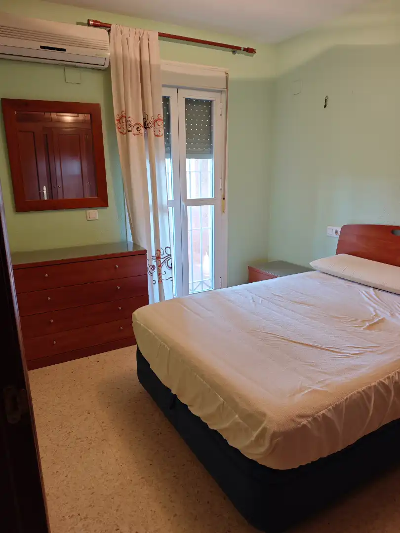 Dormitori de Dúplex en venda en Dos Hermanas amb Aire condicionat, Jardí privat i Terrassa