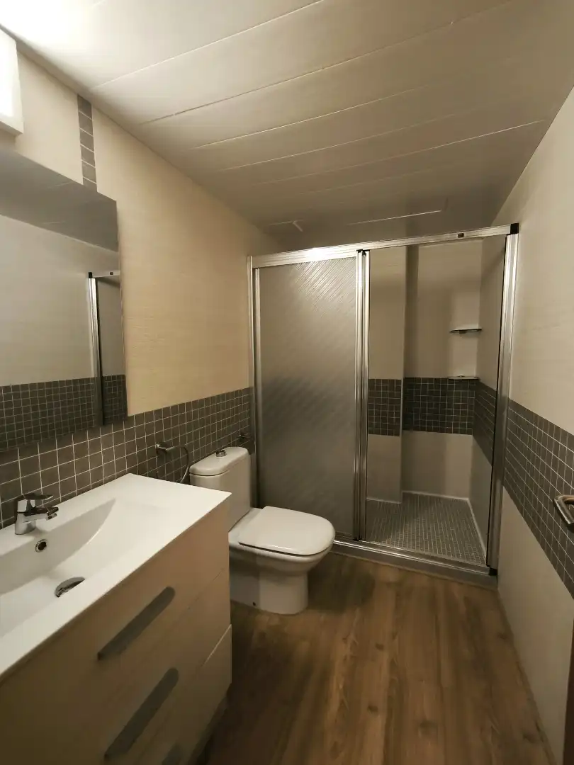 Badezimmer von Wohnung zum Verkauf in La Ràpita mit Klimaanlage, Terrasse und Möbliert