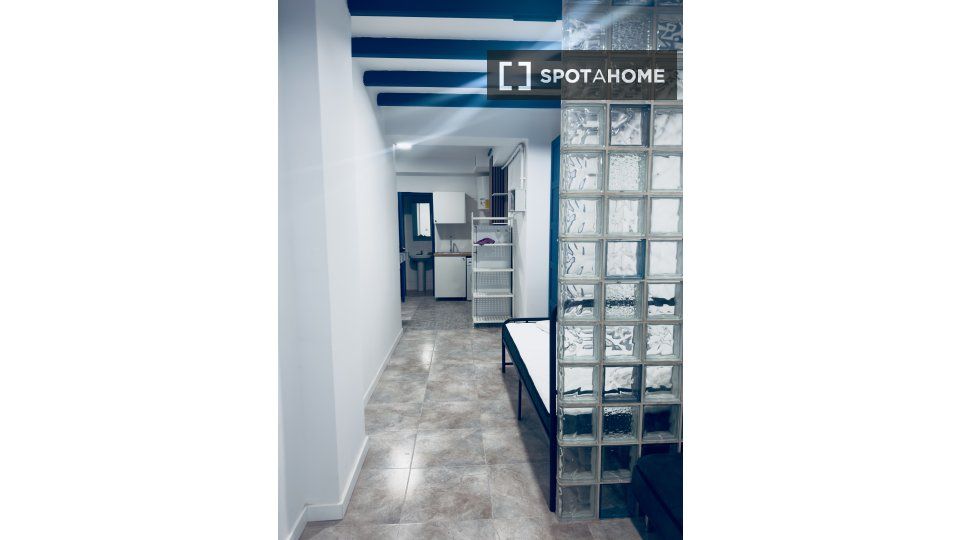 Dormitori de Pis de lloguer en  Barcelona Capital amb Aire condicionat, Calefacció i Moblat