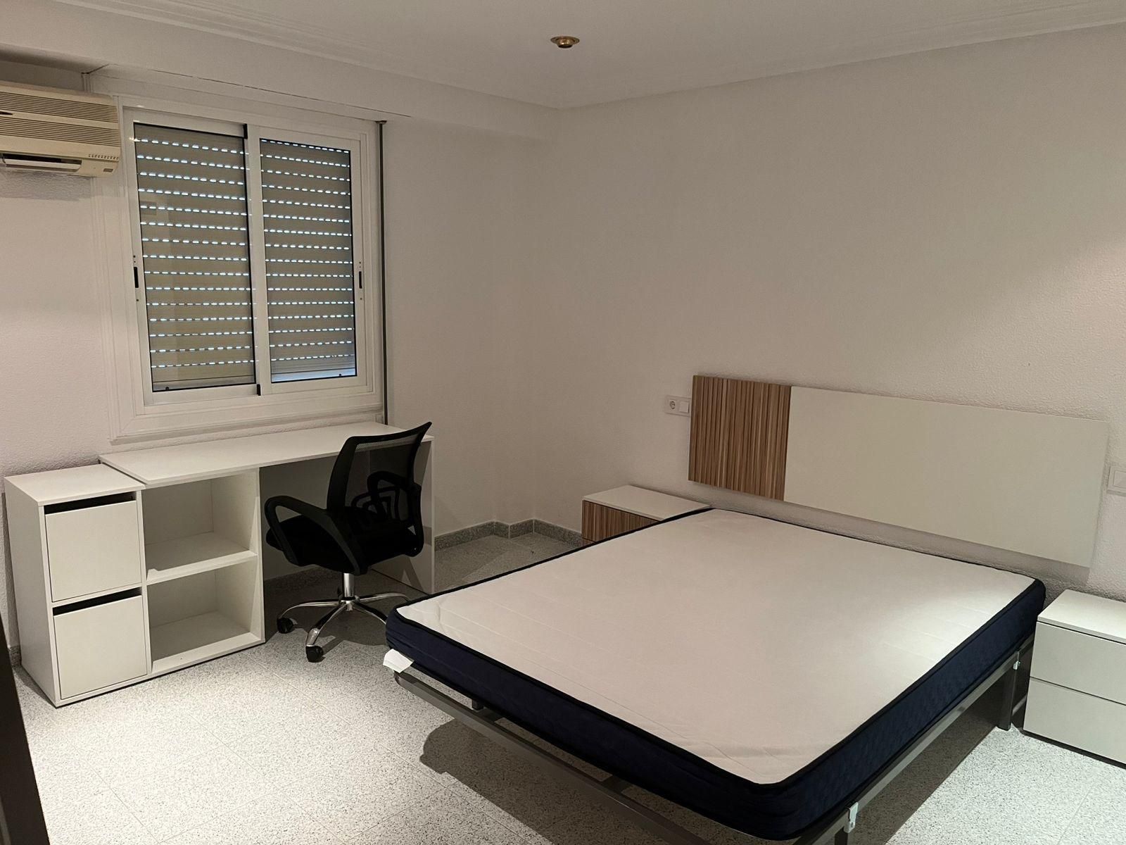Flat to share in Calle OBISPO WINIBAL, Altabix, Elche ciudad
