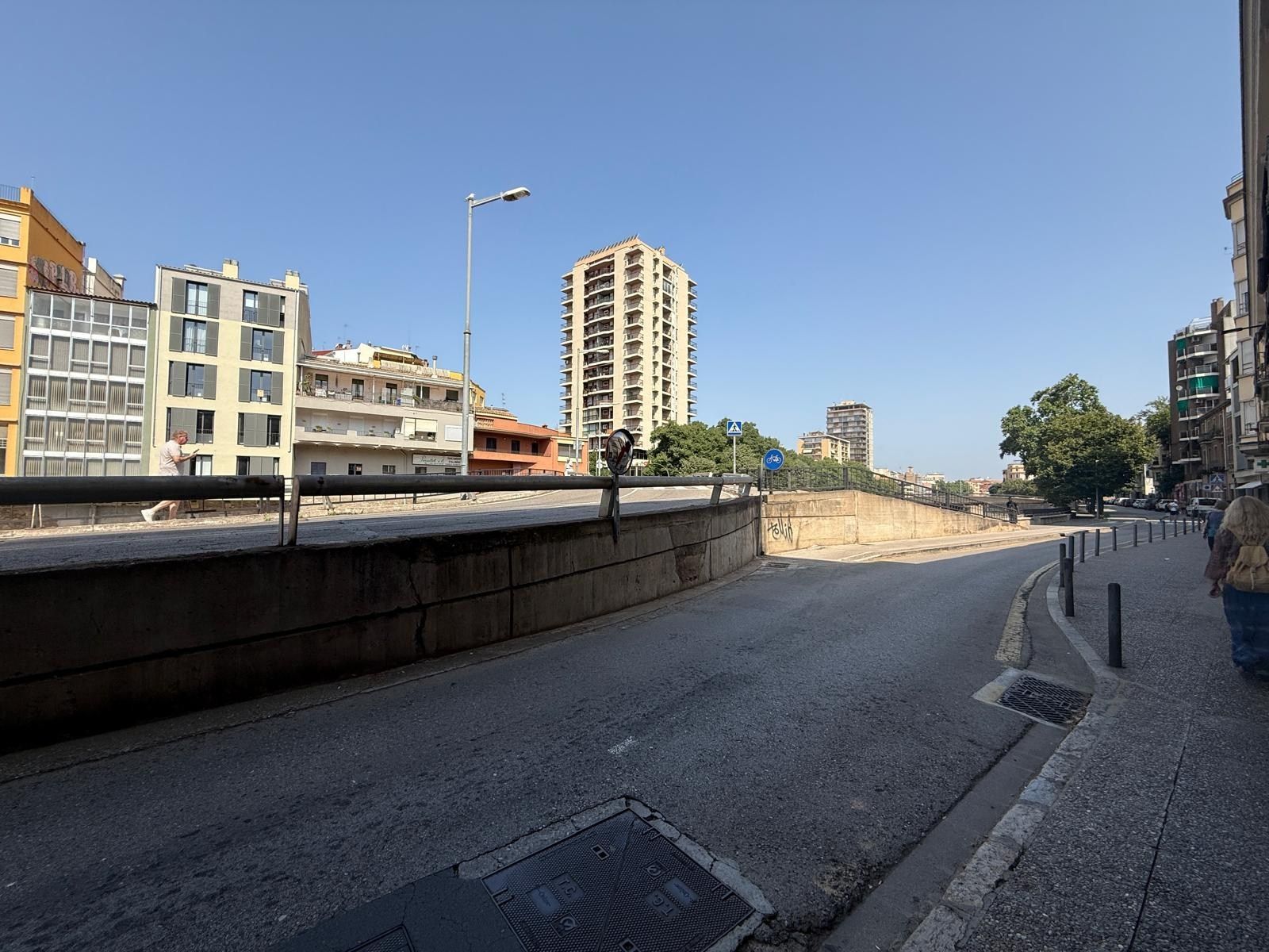 Vista exterior de Garatge de lloguer en Girona Capital