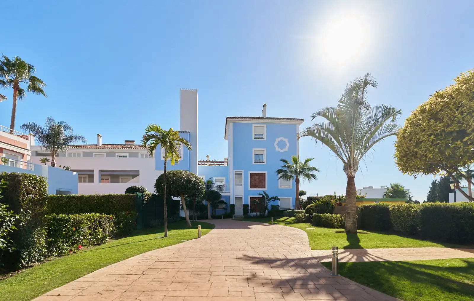 Vista exterior de Casa adosada en venta en Estepona con Aire acondicionado, Terraza y Amueblado