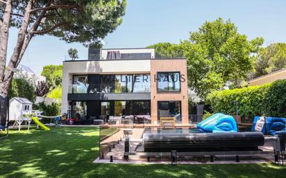 Exterior view of House or chalet for sale in Pozuelo de Alarcón  with Air Conditioner, Private garden and Terrace