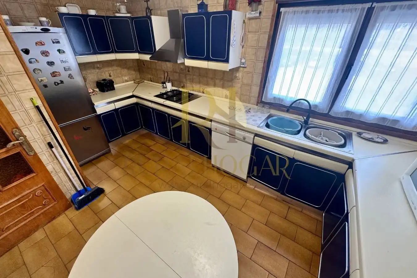 Kitchen of Commercial properties for sale in Villamanín  with Heating, Terrace and Furnished