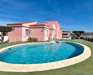 Vista exterior de Casa o xalet en venda en Es Castell amb Aire condicionat, Terrassa i Piscina