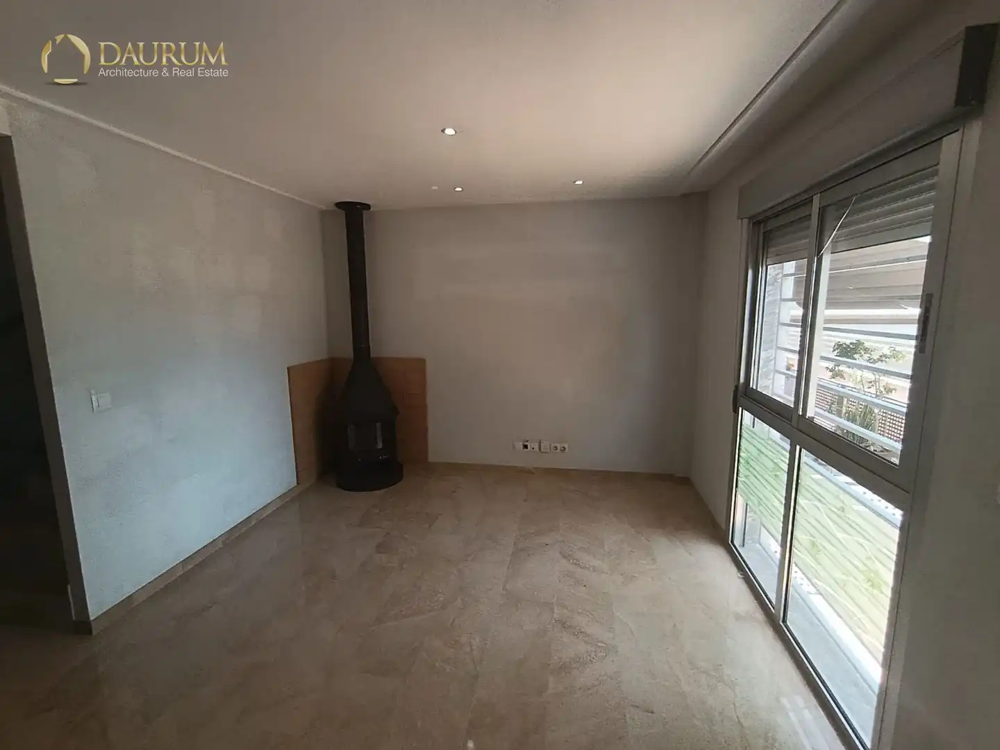 Einfamilien-Reihenhaus zum Verkauf in Elche / Elx mit Klimaanlage, Heizung und Terrasse