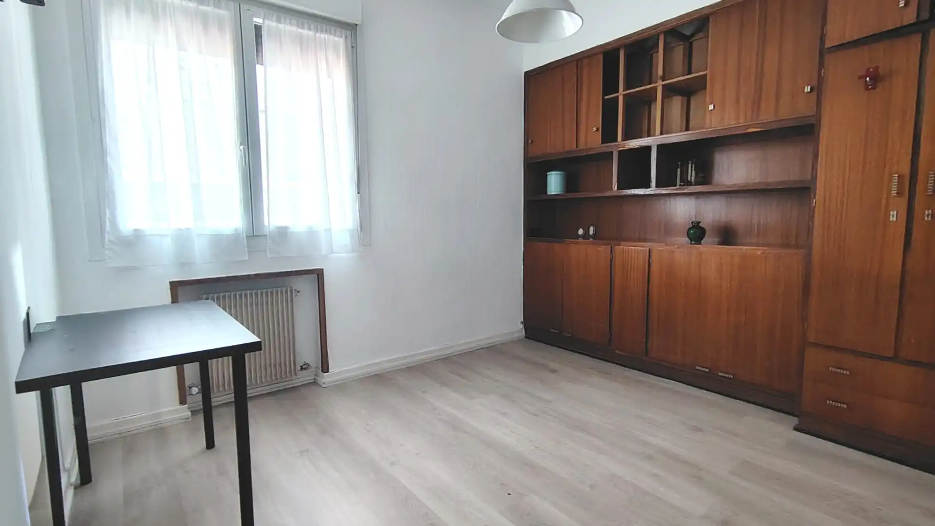 Sala d'estar de Pis en venda en Bilbao  amb Calefacció, Moblat i Forn