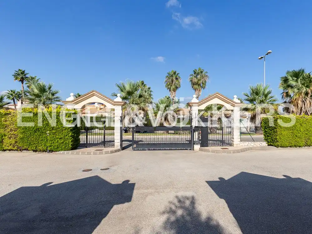 Attic for sale in Oliva Nova