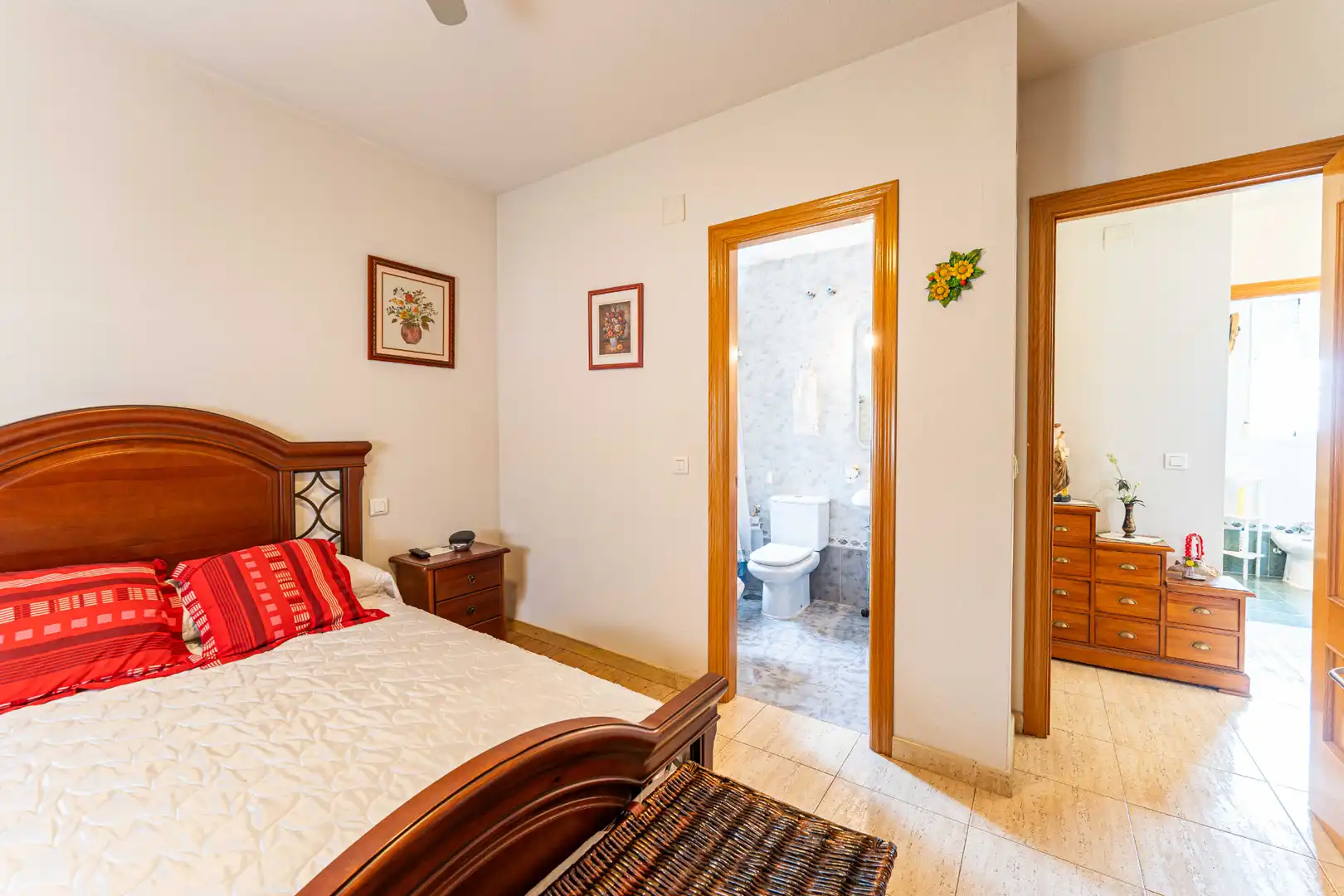 Dormitori de Casa adosada en venda en Arroyomolinos (Madrid) amb Calefacció, Jardí privat i Moblat