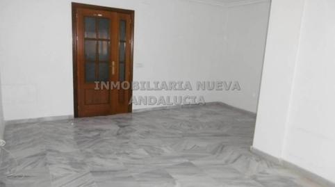 Foto 3 de Pis de lloguer a Nueva Andalucía, Almería