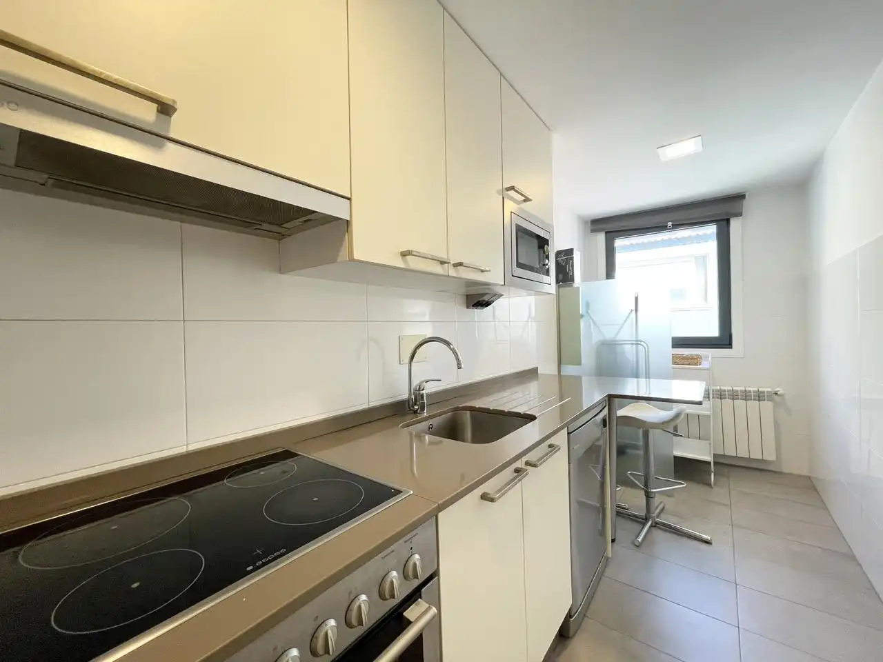 Cocina de Piso en venta en A Coruña Capital  con Calefacción y Trastero