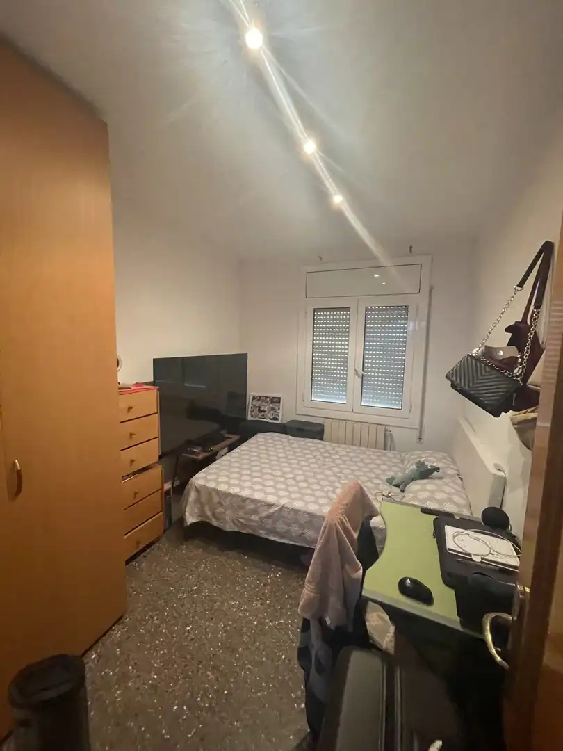 Dormitori de Pis en venda en Girona amb Aire condicionat, Calefacció i Balcó