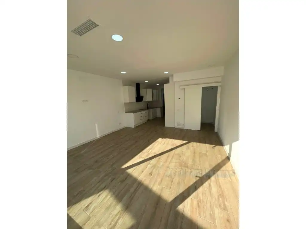 Piso en venta en Avenida Alegries