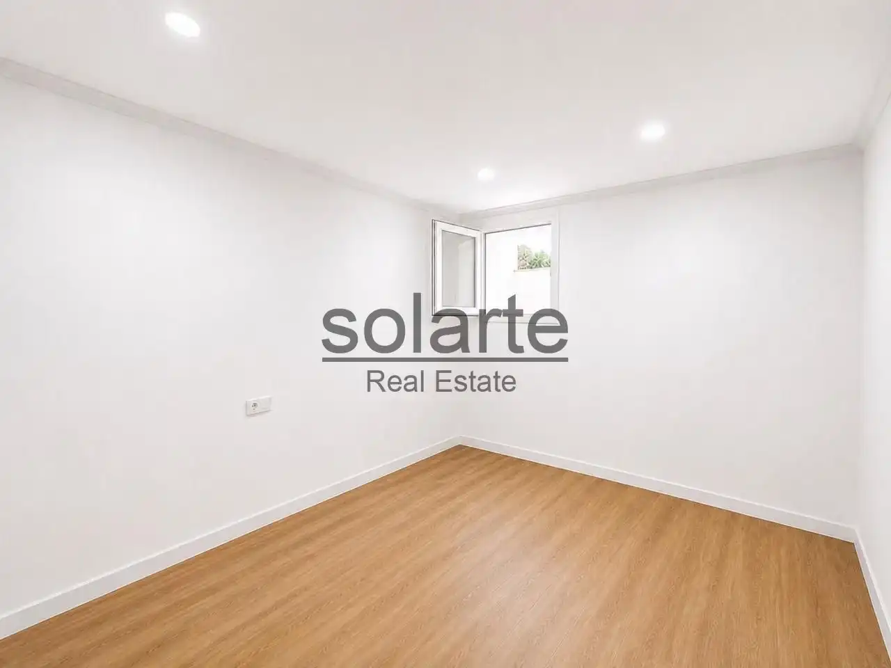 Planta baixa en venda en L'Hospitalet de Llobregat amb Aire condicionat i Parquet