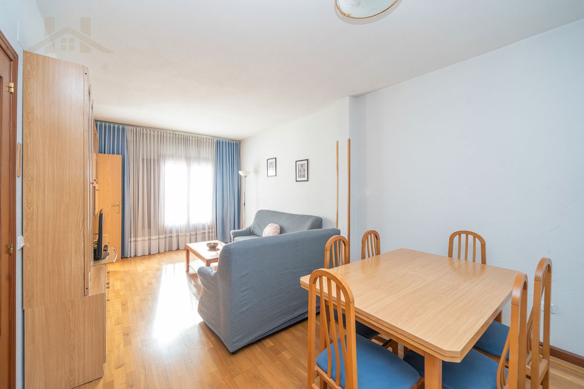 Habitación de Piso en venta en San Lorenzo de El Escorial con Calefacción, Parquet y Amueblado