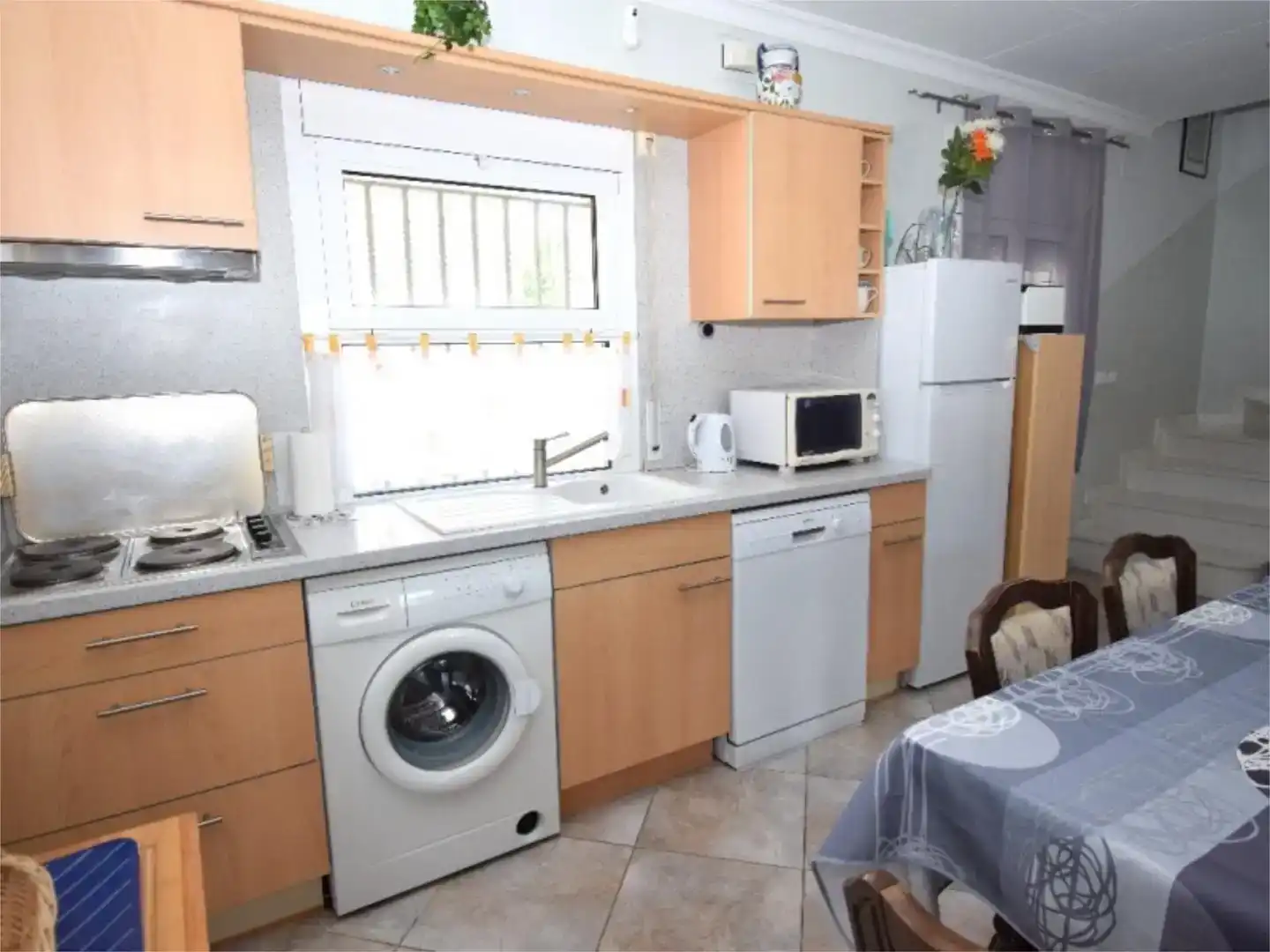 Cuina de Casa o xalet en venda en Empuriabrava amb Aire condicionat, Piscina i Balcó