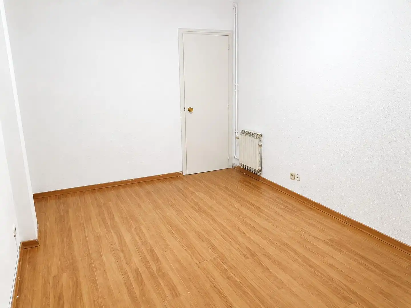 Bedroom of Flat for sale in Barcelona  with Parquet flooring