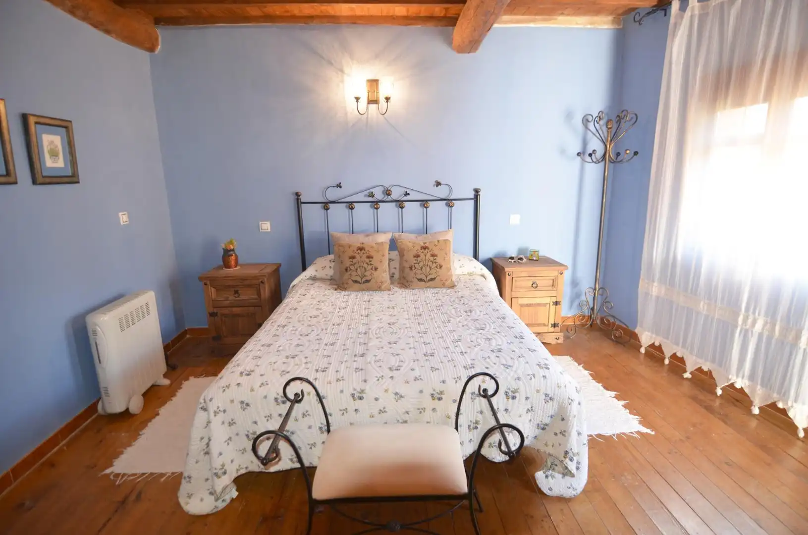 Habitación de Casa o chalet en venta en Villanueva del Conde con Calefacción, Trastero y Amueblado