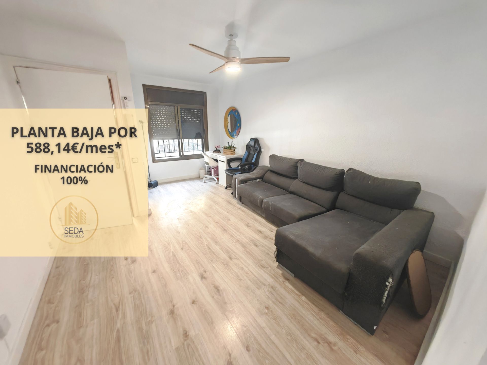 Living room of Flat for sale in Terrassa  with Heating, Parquet flooring and Balcony