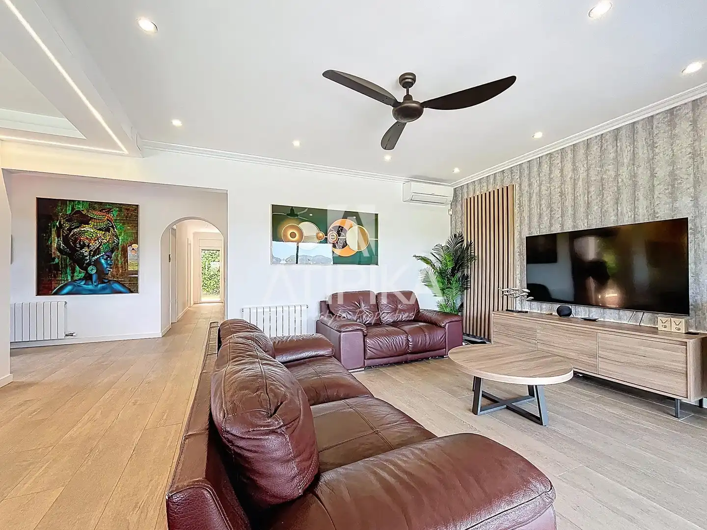 Living room of Houses for sale in Sant Pere de Ribes  with Swimming Pool, Oven and Washing machine