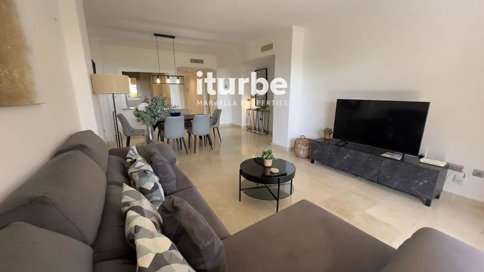 Exterior view of Flat for rent in Benahavís  with Air Conditioner, Terrace and Swimming Pool
