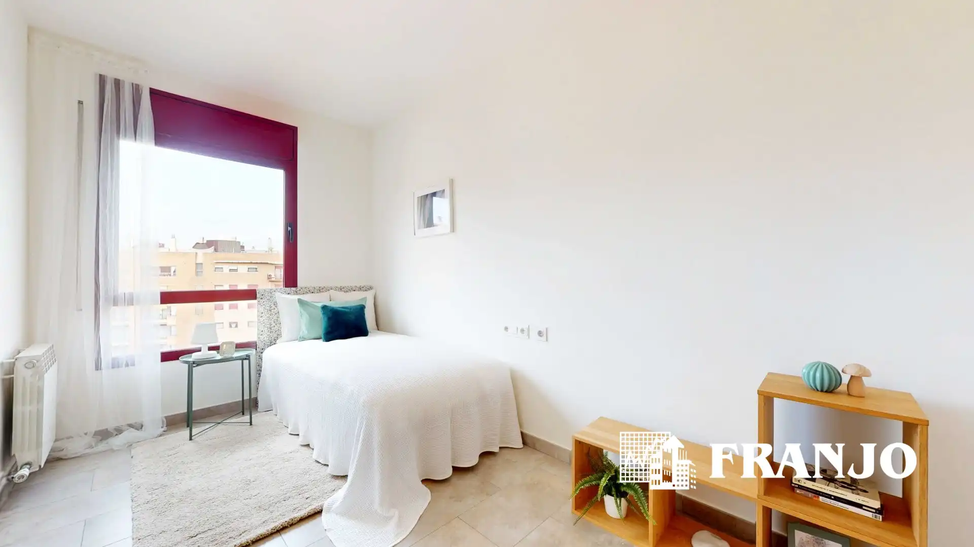 Schlafzimmer von Dachboden zum Verkauf in Sabadell mit Heizung, Terrasse und Schwimmbad
