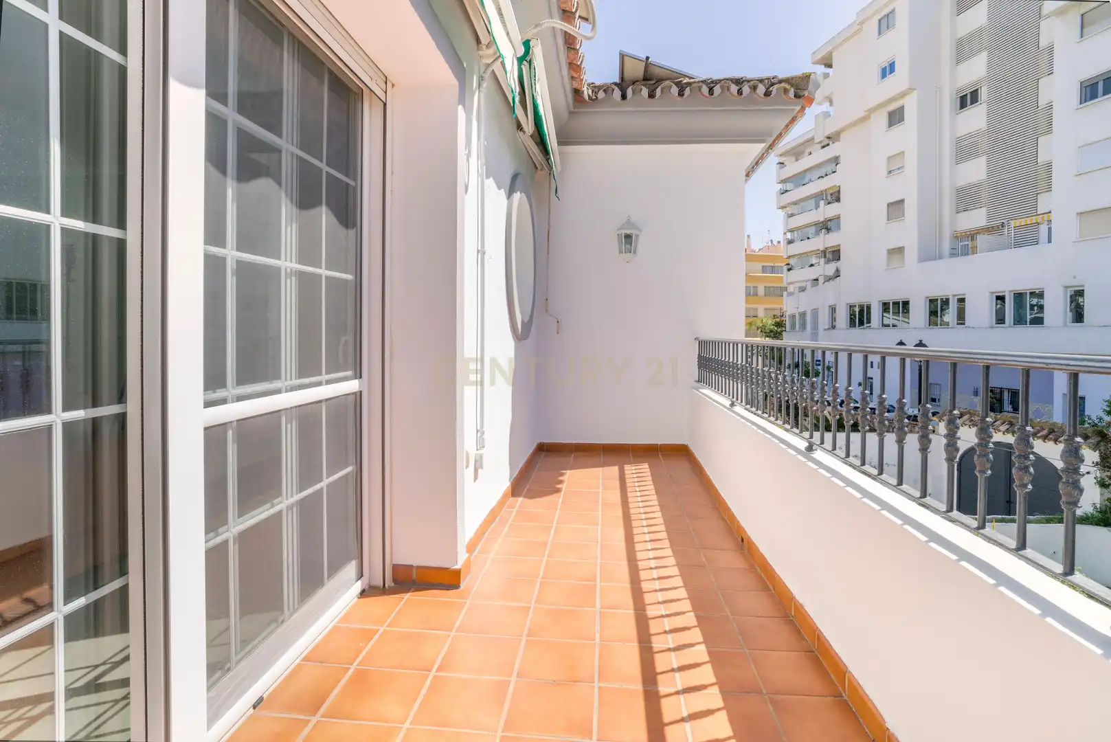 Terrassa de Casa o xalet en venda en Fuengirola amb Aire condicionat, Jardí privat i Traster