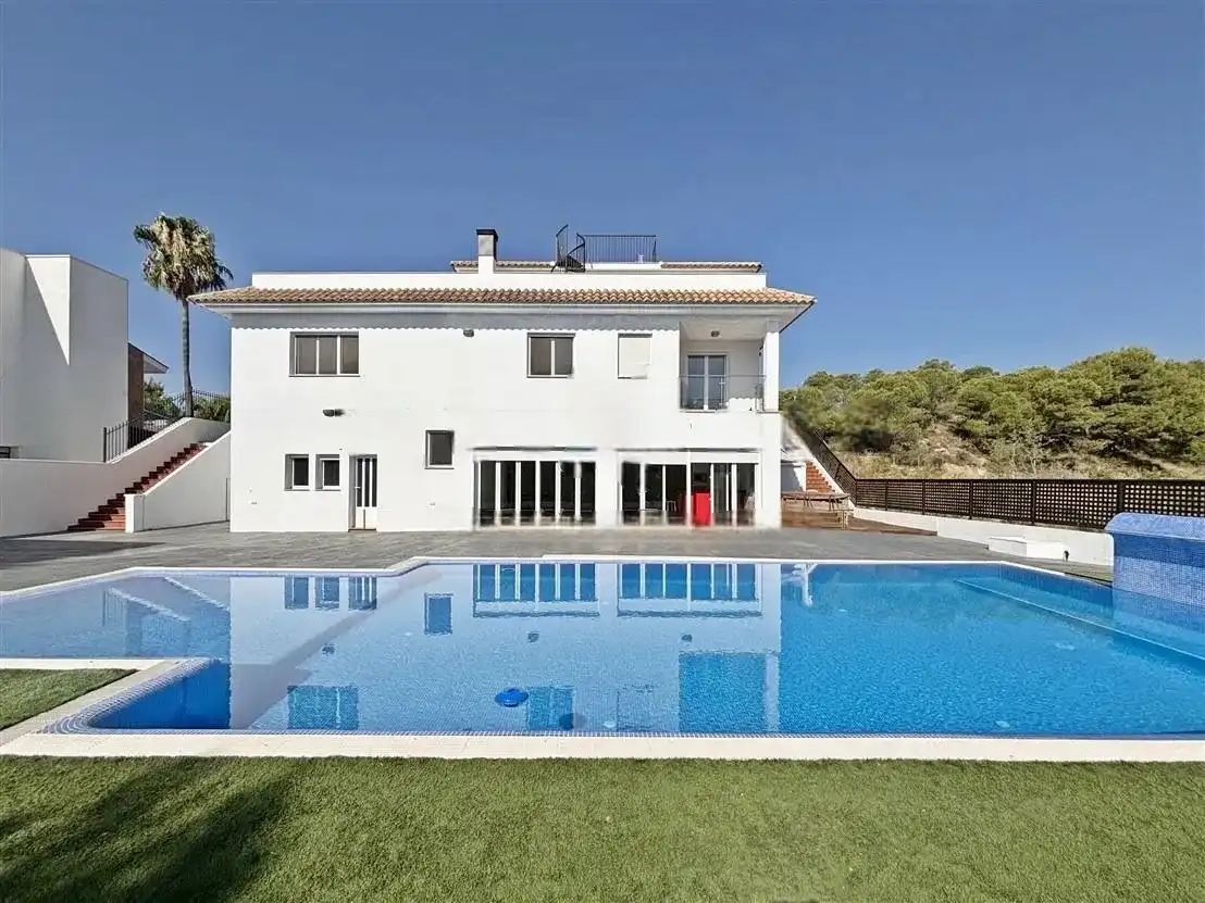 Villa mit Terrasse zum Verkauf in Calle Córdoba 17, imagen 2