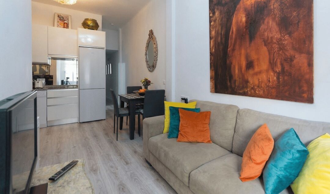 Sala de estar de Piso de alquiler en  Madrid Capital con Horno, Lavadora y Microondas