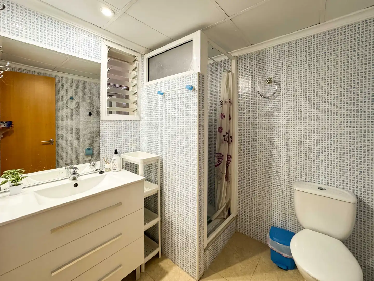 Bathroom of Flat for rent in Dénia  with Air Conditioner, Terrace and Furnished