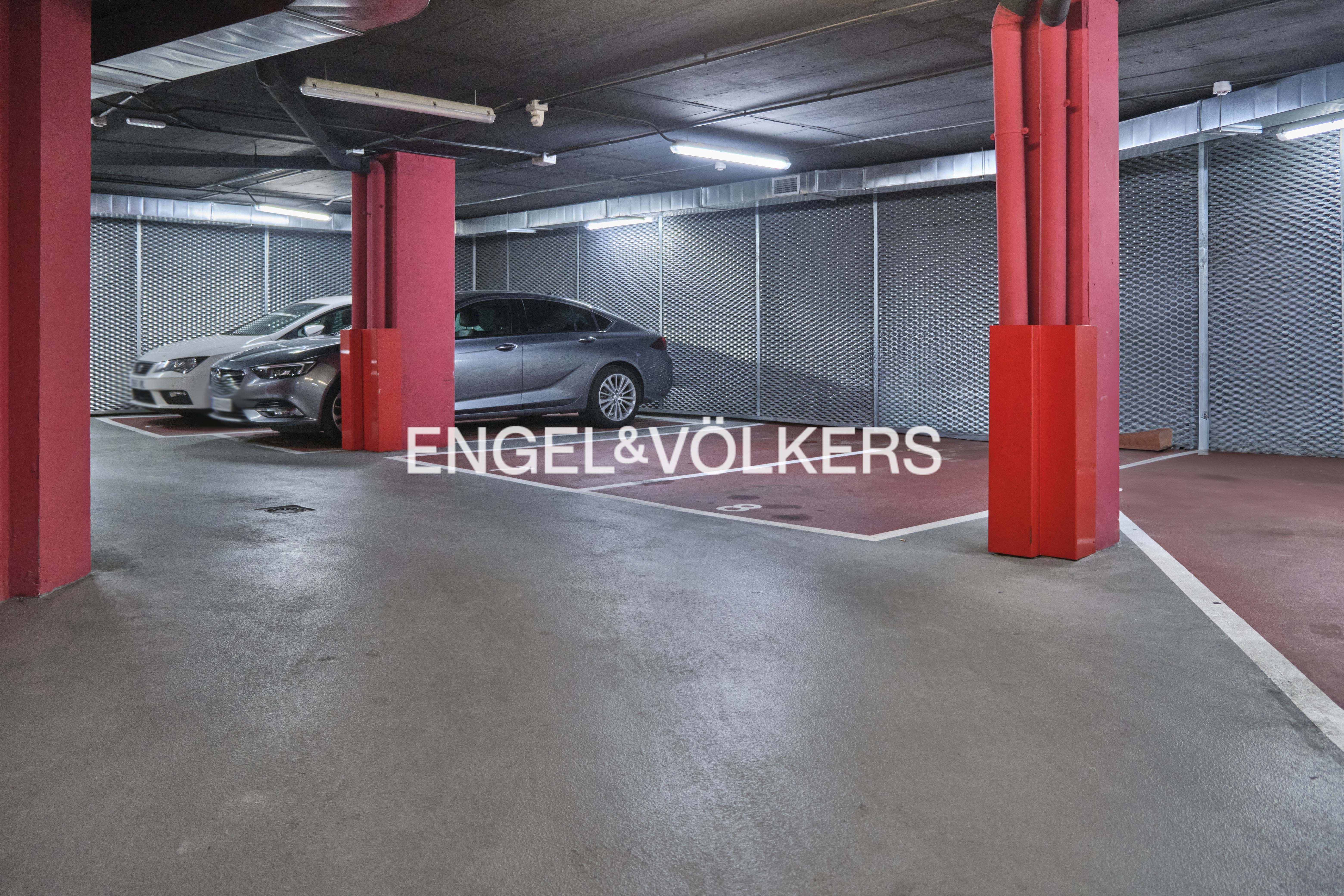 Parking de Piso de alquiler en  Madrid Capital con Calefacción