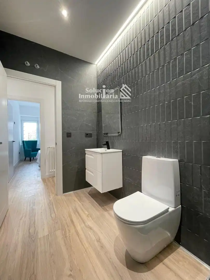 Bathroom of Flat for sale in Salamanca  with Heating and Terrace