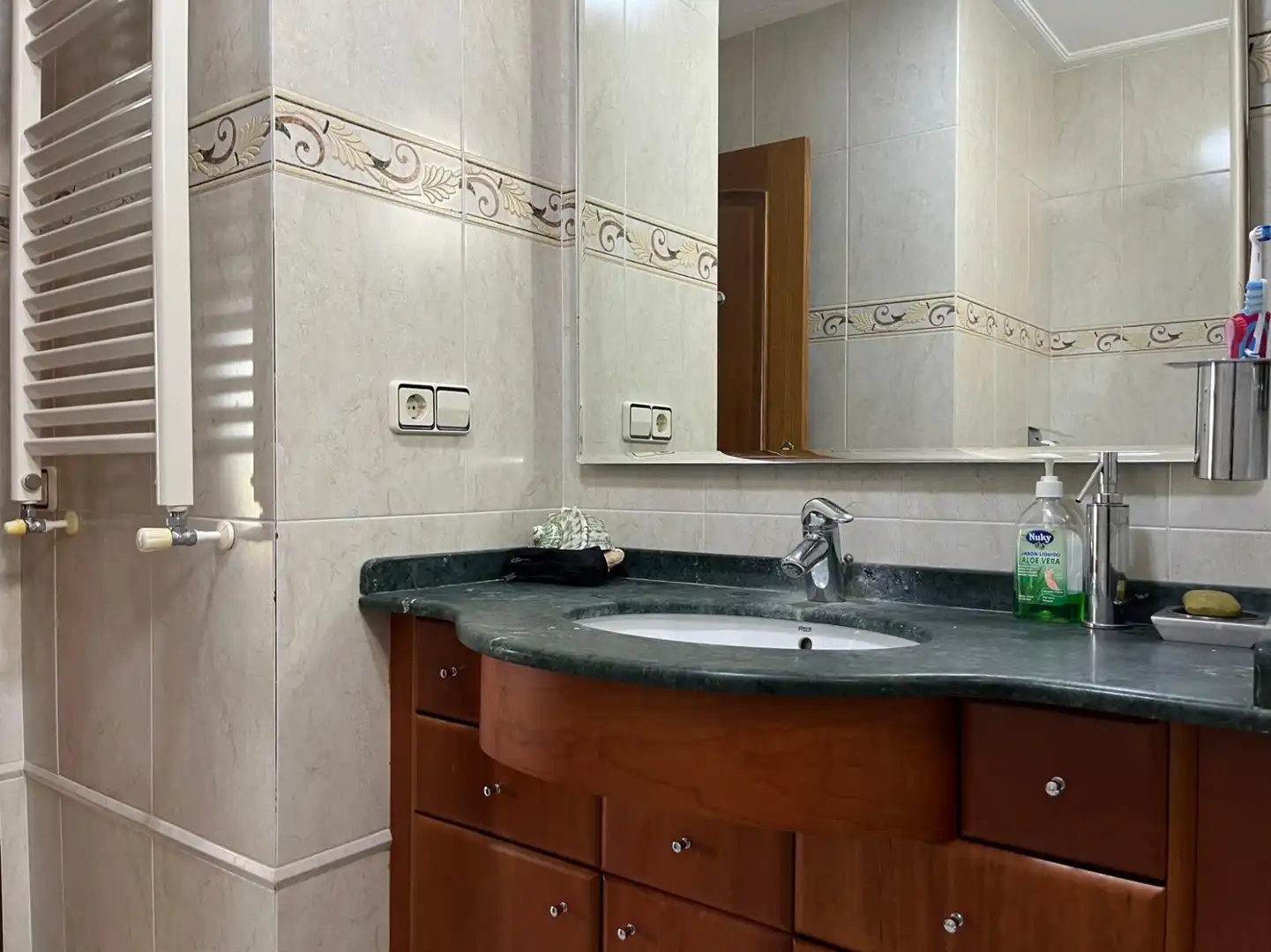 Baño de Casa adosada en venta en Torrent con Aire acondicionado, Calefacción y Parquet